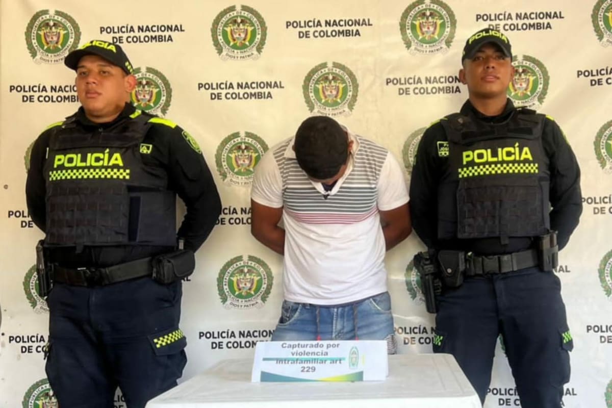 Capturan a hombre que golpeó a una mujer que tenía un bebé en brazos