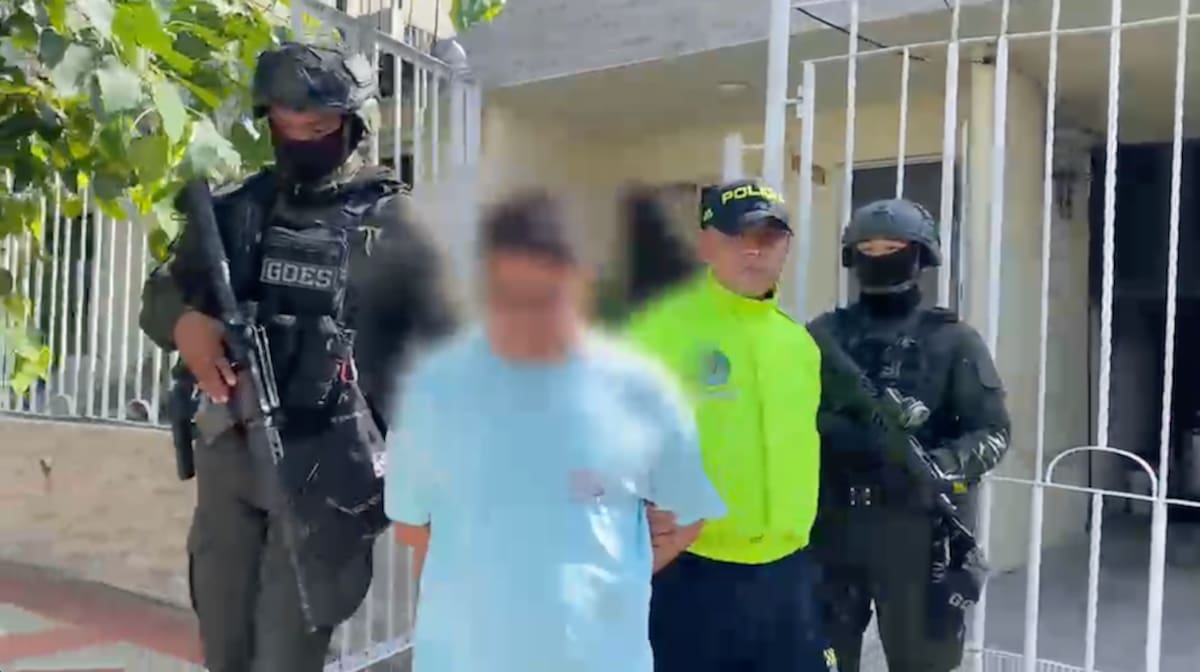 A alias de ‘Young’ las autoridades le hallaron. varias armas de fuego y dinero en efectivo en su residencia de Barranquilla.//Cortesía Policía Mebar.