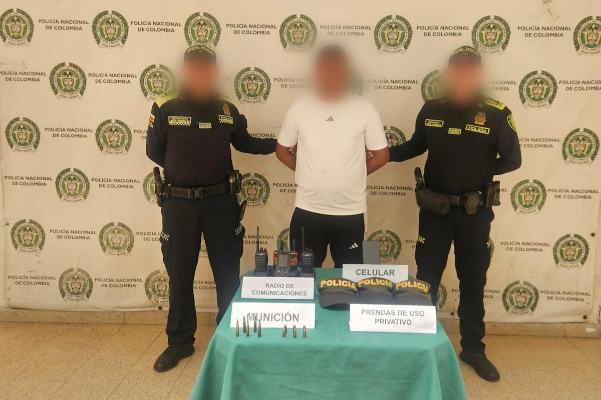 Video: así fue el operativo de captura de un hombre con munición y prendas de la Policía
