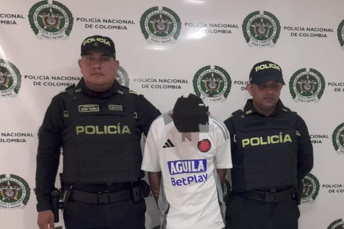 Evadió un control de la Policía, lo persiguen y lo capturan con 2 armas de fuego