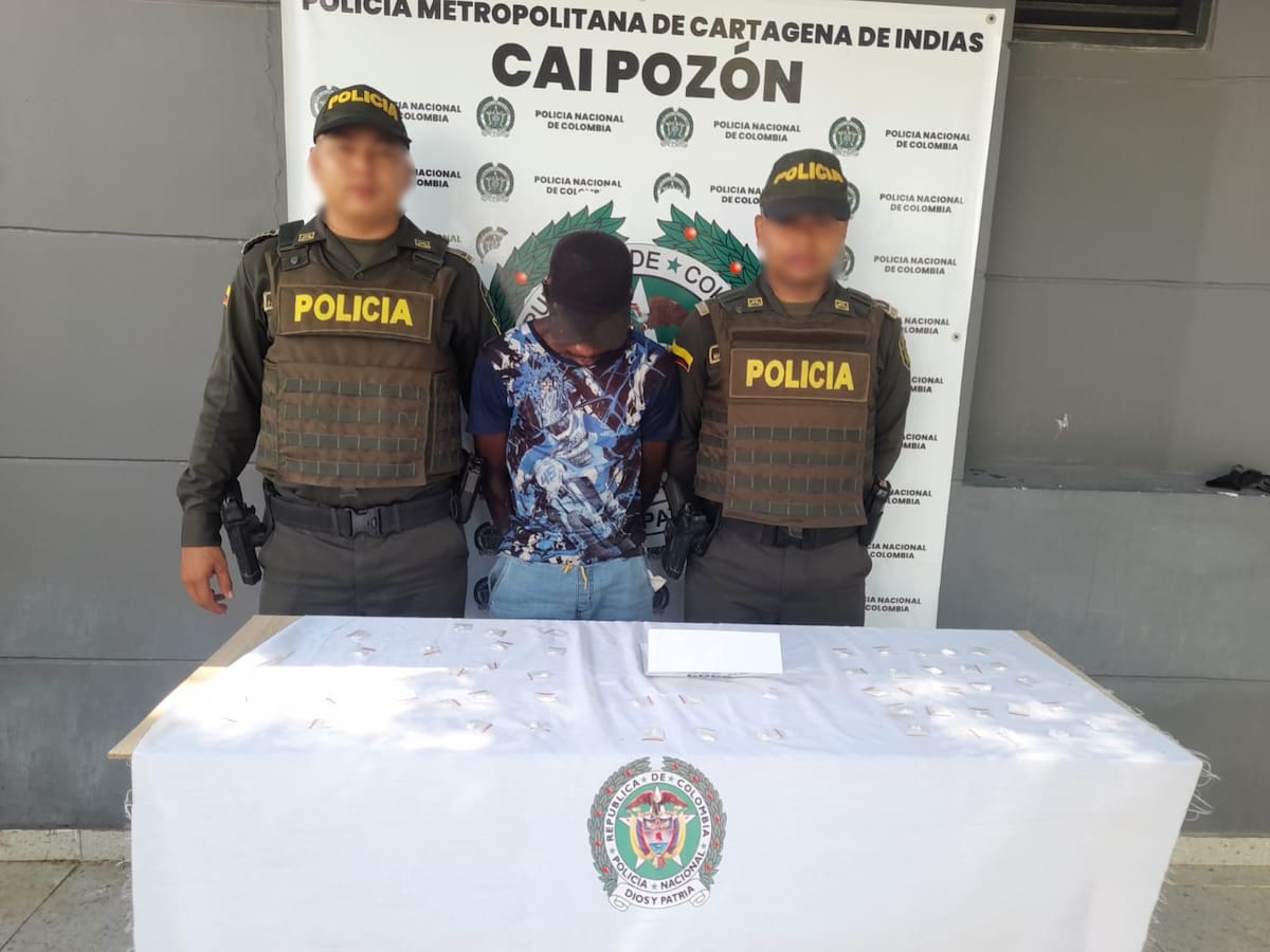 Capturado con más de más de 100 dosis de base de coca, listas para su comercialización.