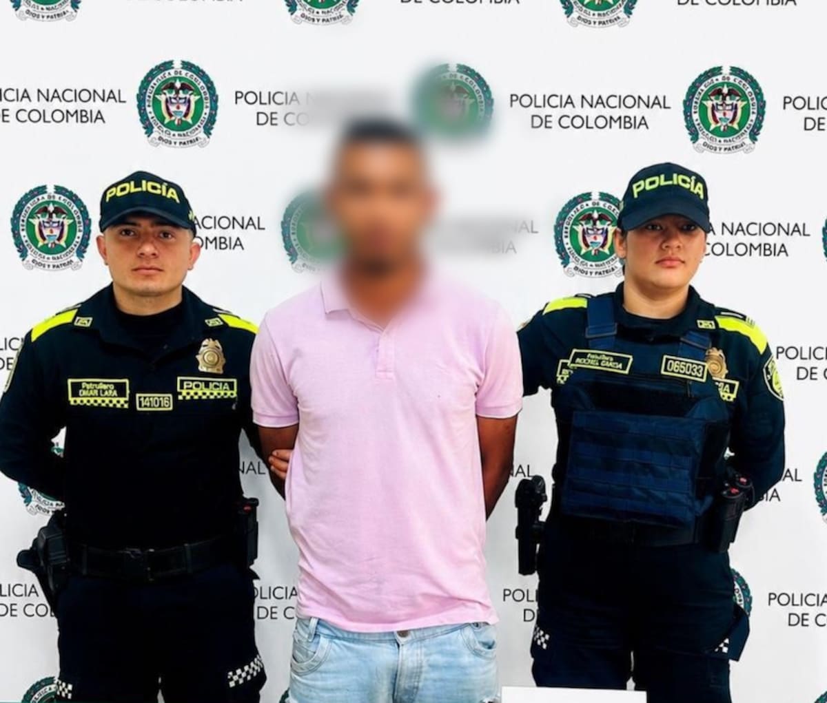 Este hombre fue capturado en el municipio de Malambo, al que se le halló su poder un revólver con municiones.//Cortesía Policía Mebar.