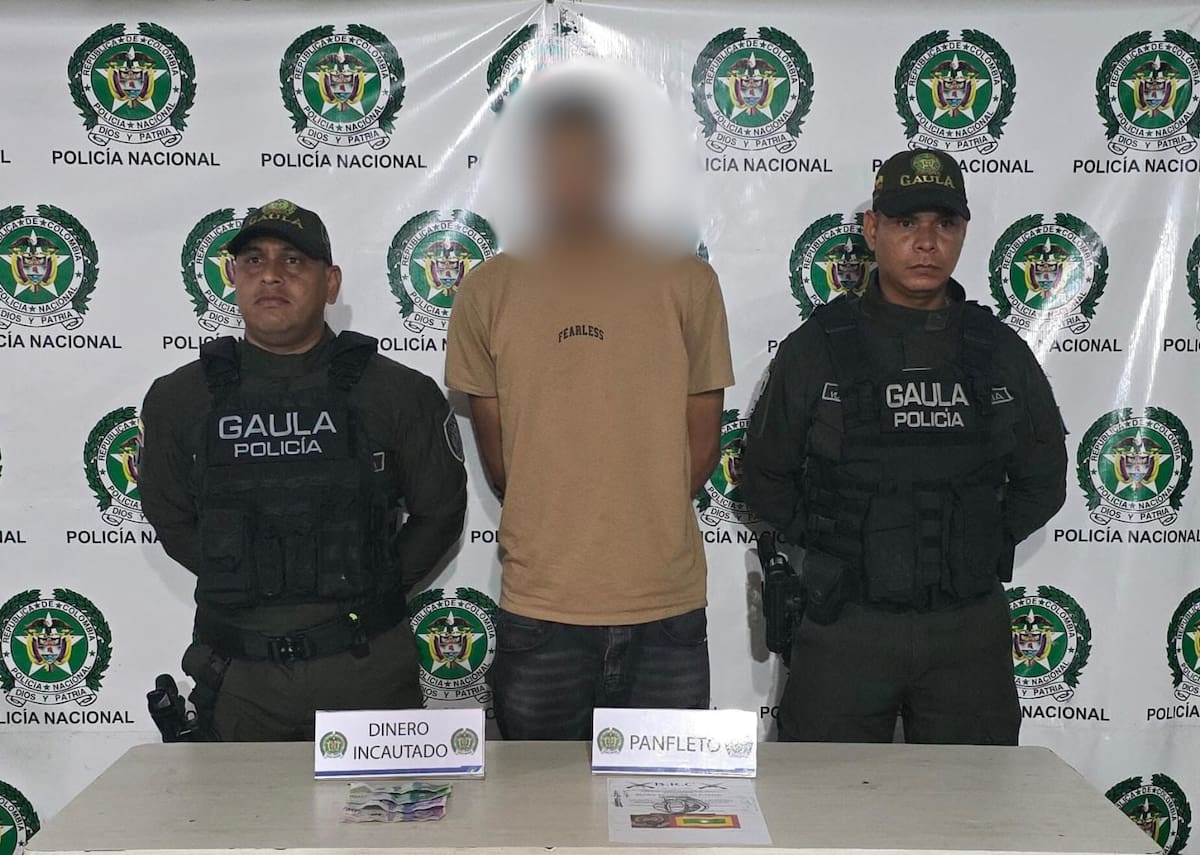 Al segundo capturado le hallaron dinero en efectivo. // Foto Policía.