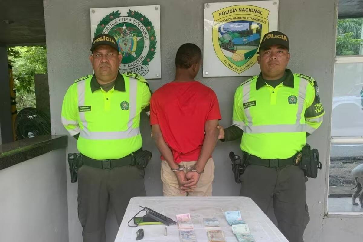 'El Bárbula' ha sido puesto a disposición de la Fiscalía General de la Nación, donde se le imputaran cargos por porte ilegal de armas de fuego y hurto.