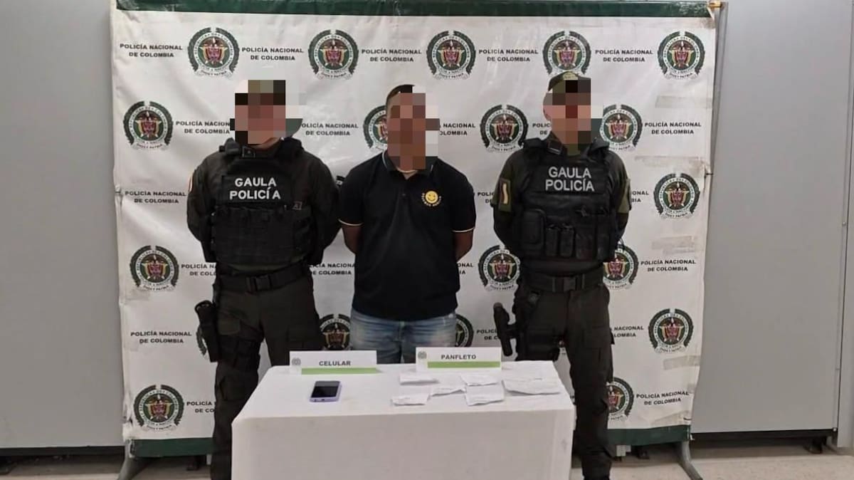 Uno de los presuntos extorsionistas capturados durante procedimientos por el Gaula de la Policía. // SUMINISTRADA POR LAS AUTORIDADES.