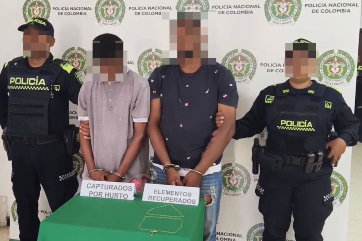 En persecución, capturan a 2 delincuentes que le robaron joyas a joven en el Pie de La Popa