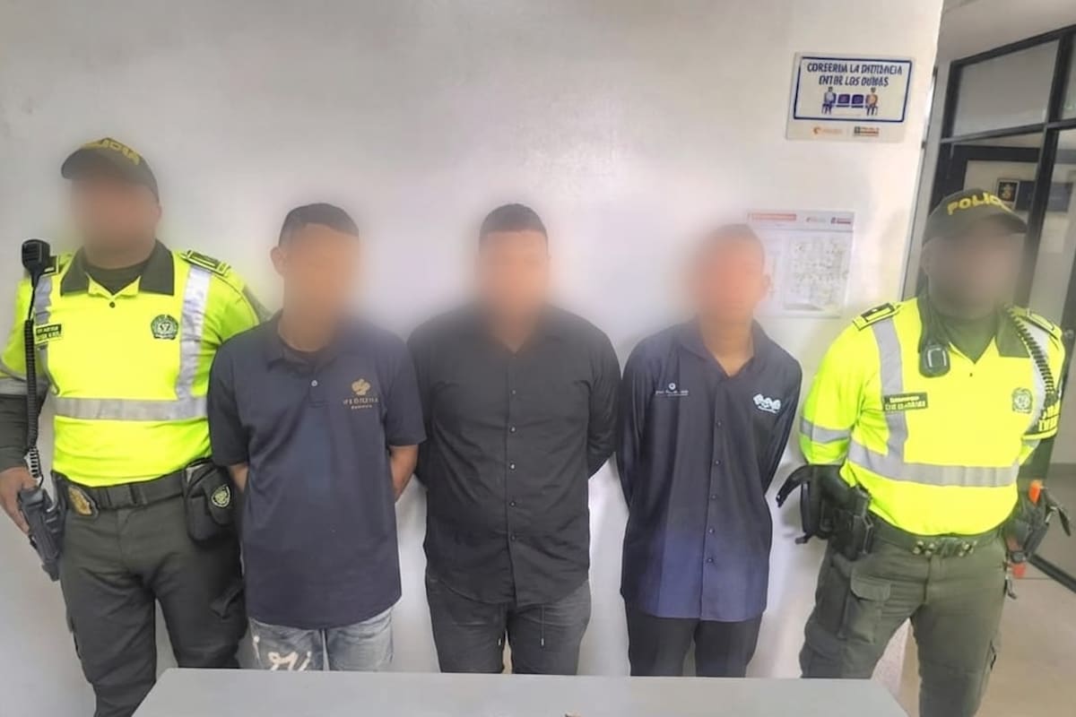 Capturados 3 sujetos que presuntamente obligaron a un hombre a subirse a un carro