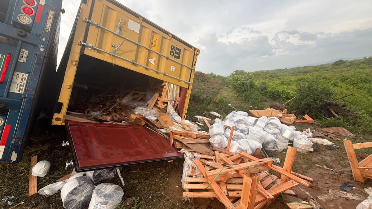Los elementos presuntamente hurtados por los hoy capturados. //FOTO: POLICÍA DE BOLÍVAR.