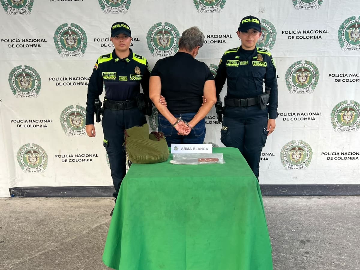 Capturan a adulta mayor por el homicidio de un habitante de calle conocido con el apodo de ‘Sapín’ en Barrancabermeja. // Foto: Policía Nacional