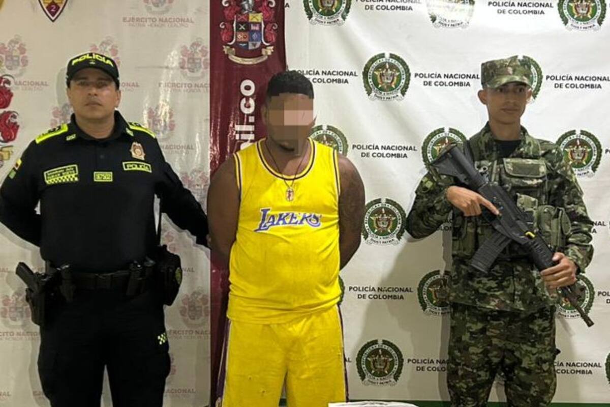 Le cayó la Policía: alias ‘Ñoño fue sorprendido con droga, panfletos y arma de fuego