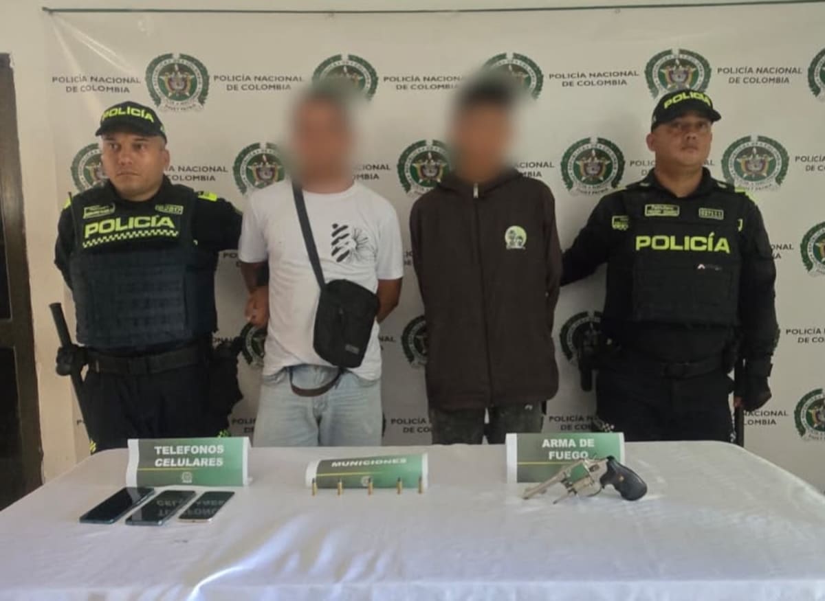 Capturan a dos hombres en Baranoa; uno sería investigado por la muerte de una menor en Polonuevo. // Foto: Policía del Atlántico