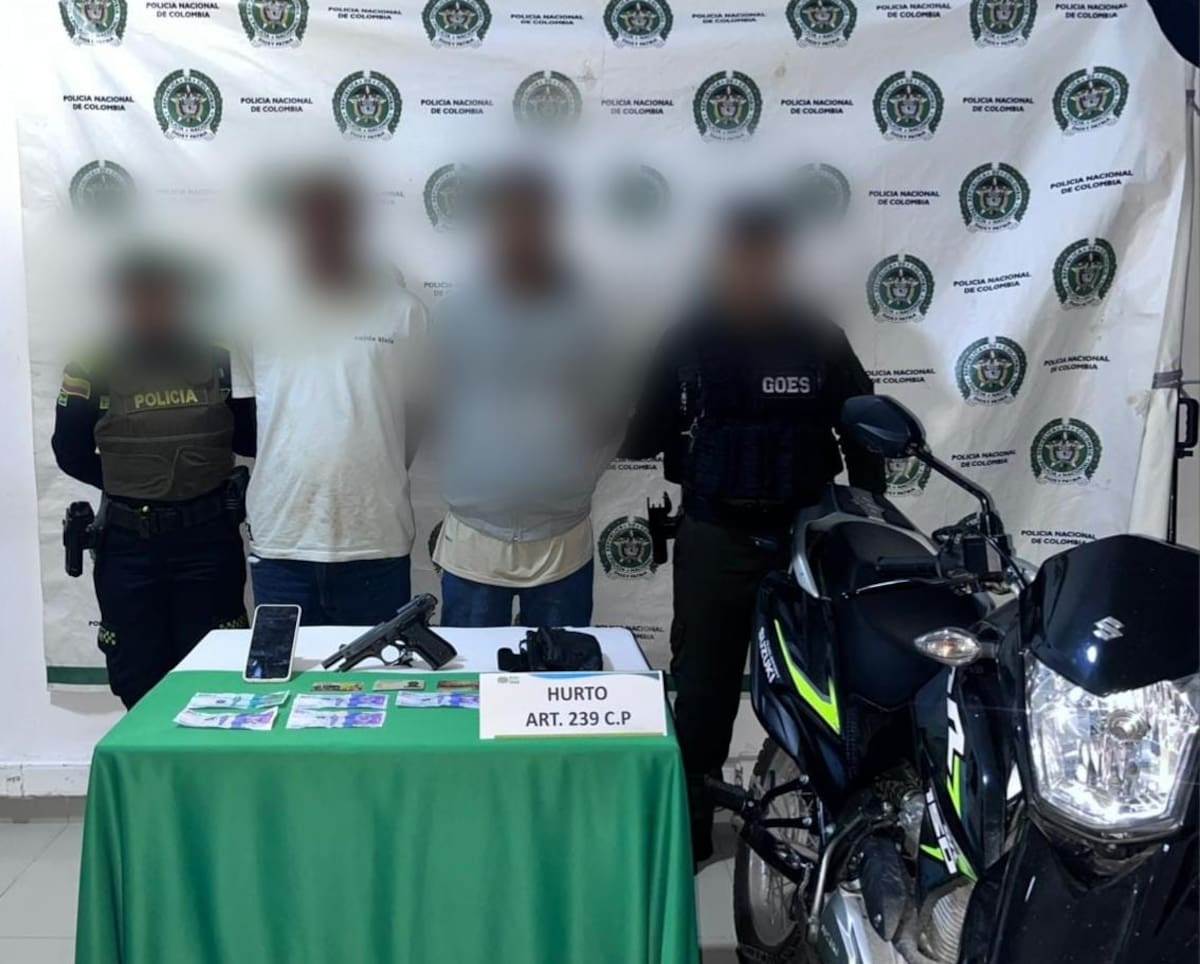 Capturan a dos hombres señalados de cometer un robo en Arjona. // Foto: Policía de Bolivar