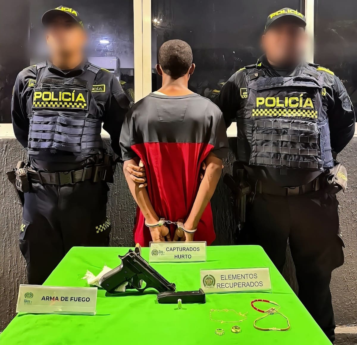La Policía incautó esta arma durante la captura de ‘el Navas’ en La Plazuela. //FOTO: POLICÍA METROPOLITANA DE CARTAGENA.
