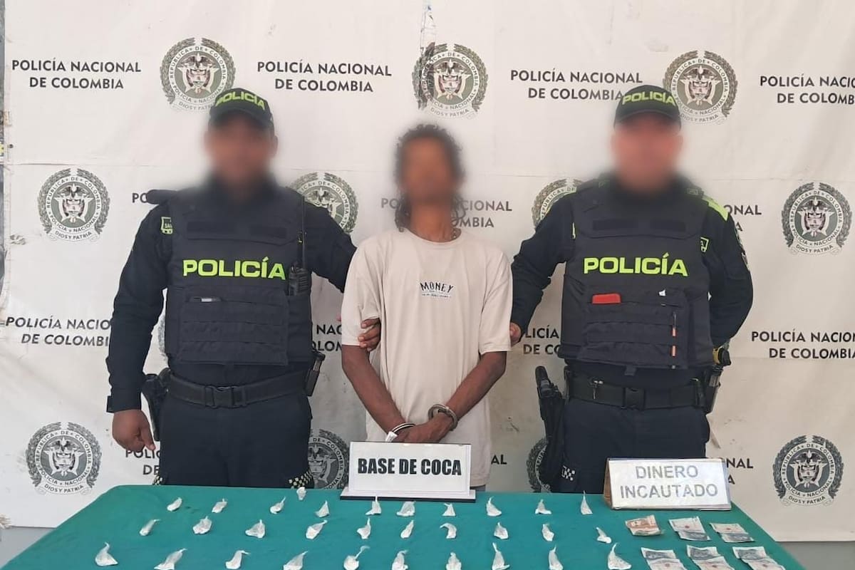 Ocultaba droga en la gorra para no ser descubierto: así lo capturó la Policía