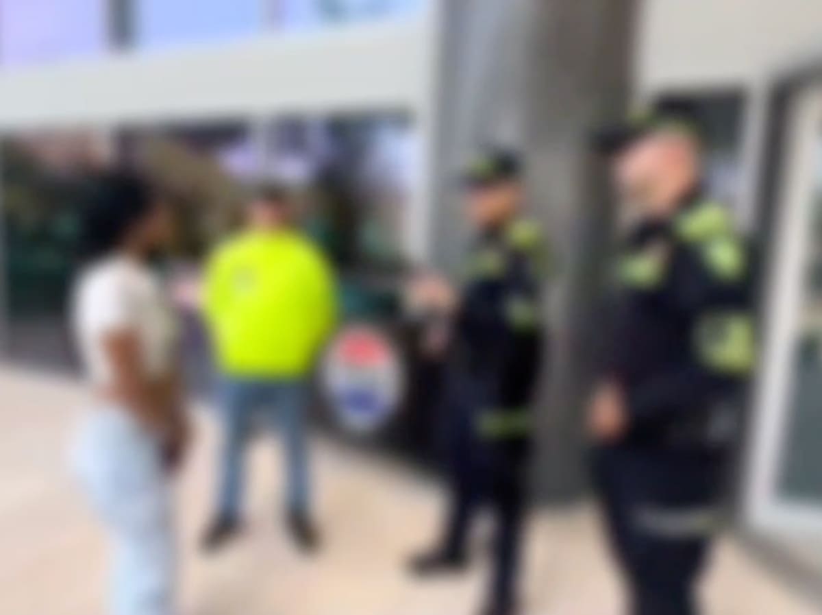 La Policía Metropolitana de Barranquilla capturó a una mujer por presunto proxenetismo con menor de 16 años de edad.//Cortesía Policía Mebar.