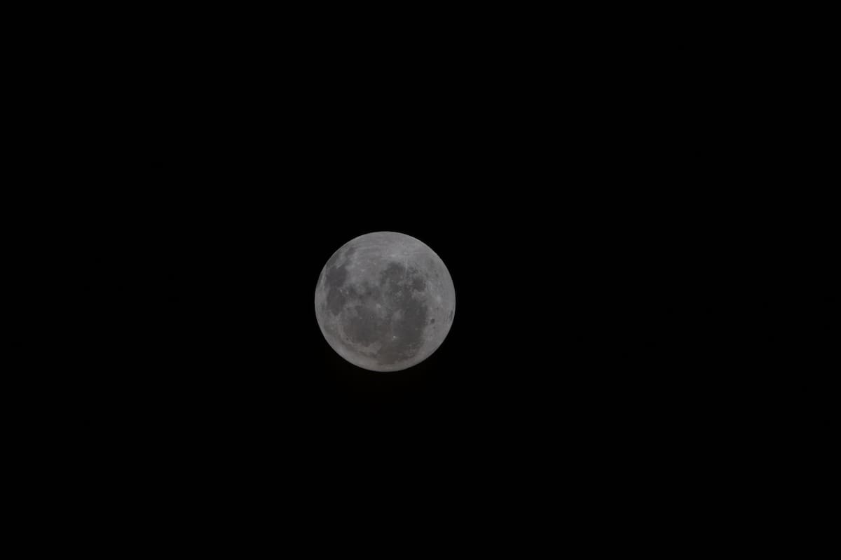 Artemis II: así se ve la cuenca oriental de la Luna. // Foto EFE - NASA.