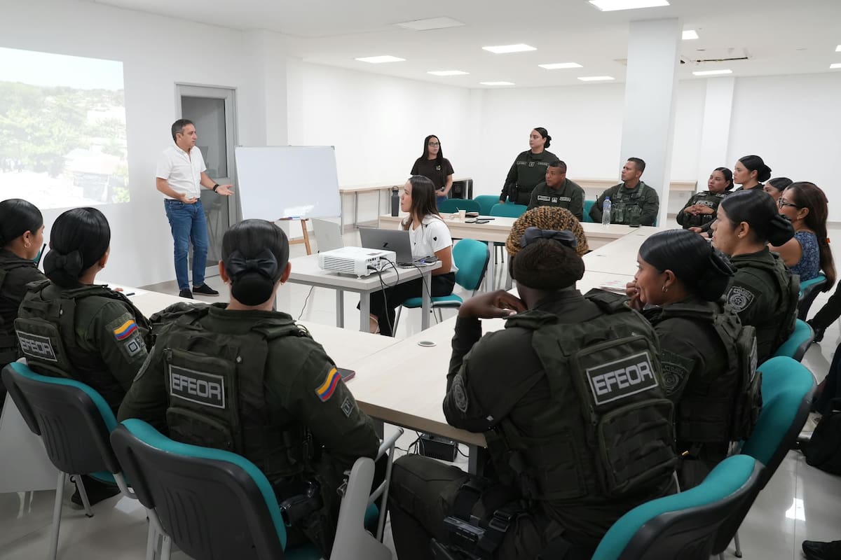 Cardique recibe a 15 carabineras para reforzar la protección ambiental