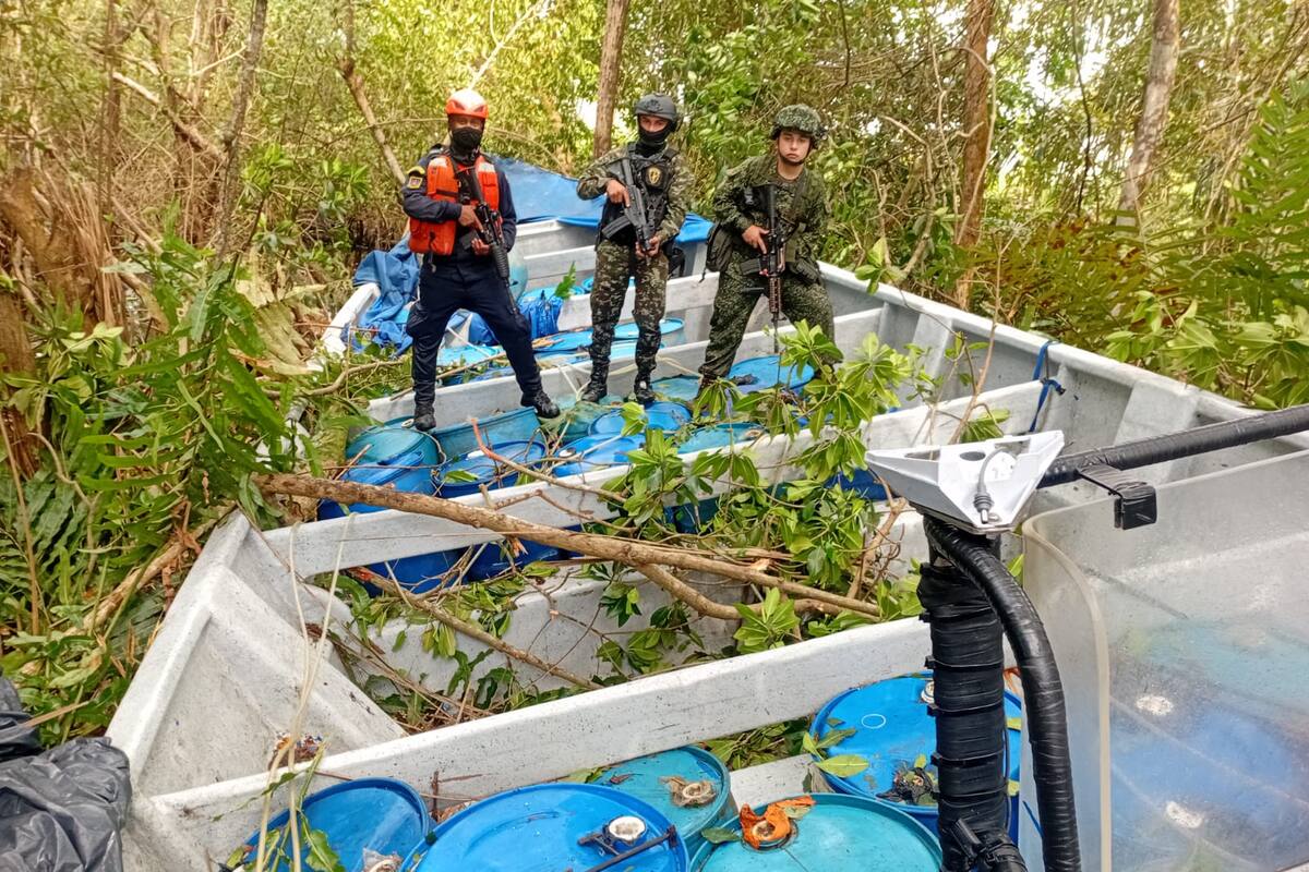 Armada Nacional intercepta lancha con cocaína que iba de Córdoba a Honduras