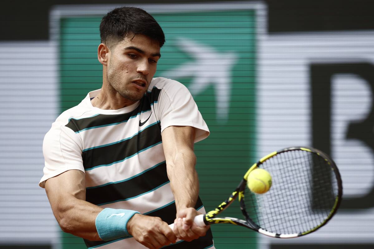 Carlos Alcaraz sigue firme en Roland Garros y logró cifra histórica