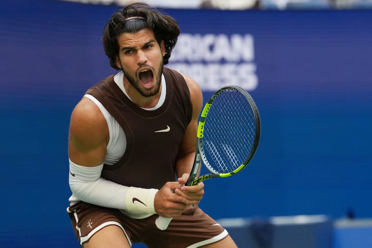 Carlos Alcaraz continúa imbatible en el US Open en su defensa del título