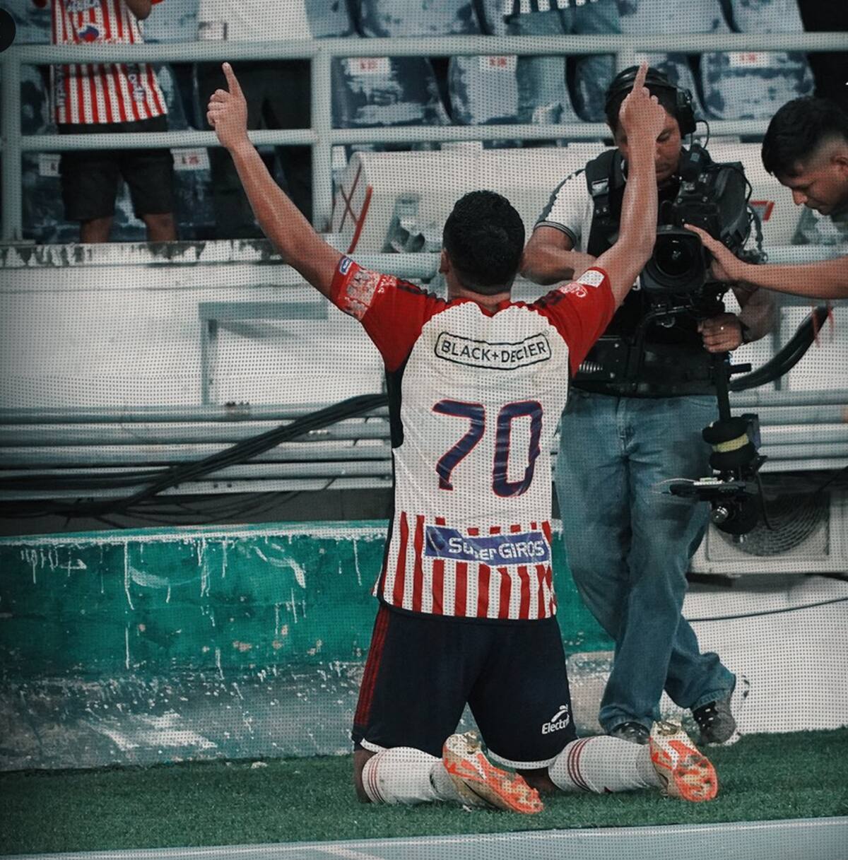 Carlos Bacca festeja el gol anotado este domingo al Once Caldas en el Estadio Metropolitano Roberto Meléndez, en partido por la cuarta Fecha de la semifinal de la Liga BetPlay Dimayor.//Cortesía.