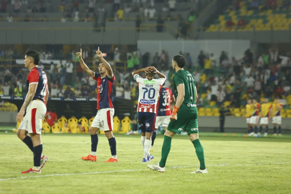 Video: Carlos Bacca habló del claro gol que se comió ante Cerro Porteño