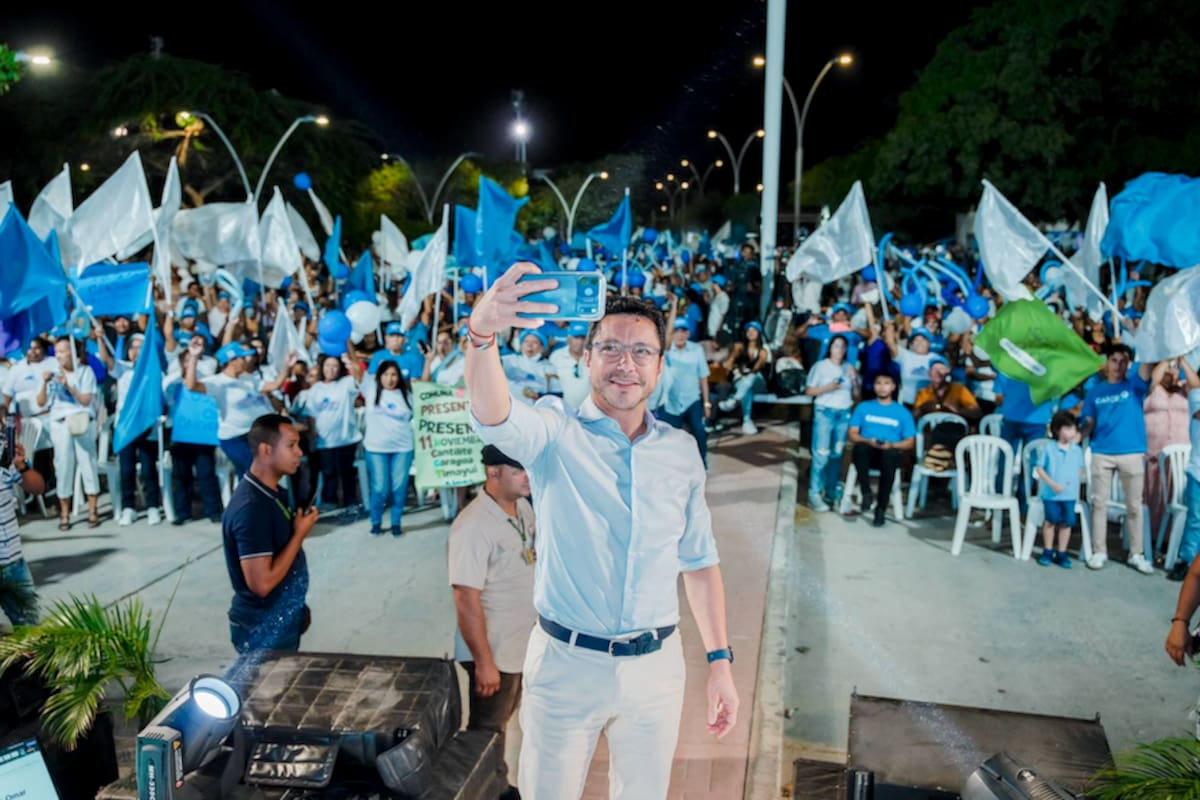 Caicedo presenta propuestas y cuestiona a sus rivales en Santa Marta