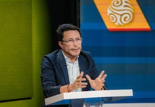 Candidato lanzó críticas al centralismo y defiende a un país de regiones