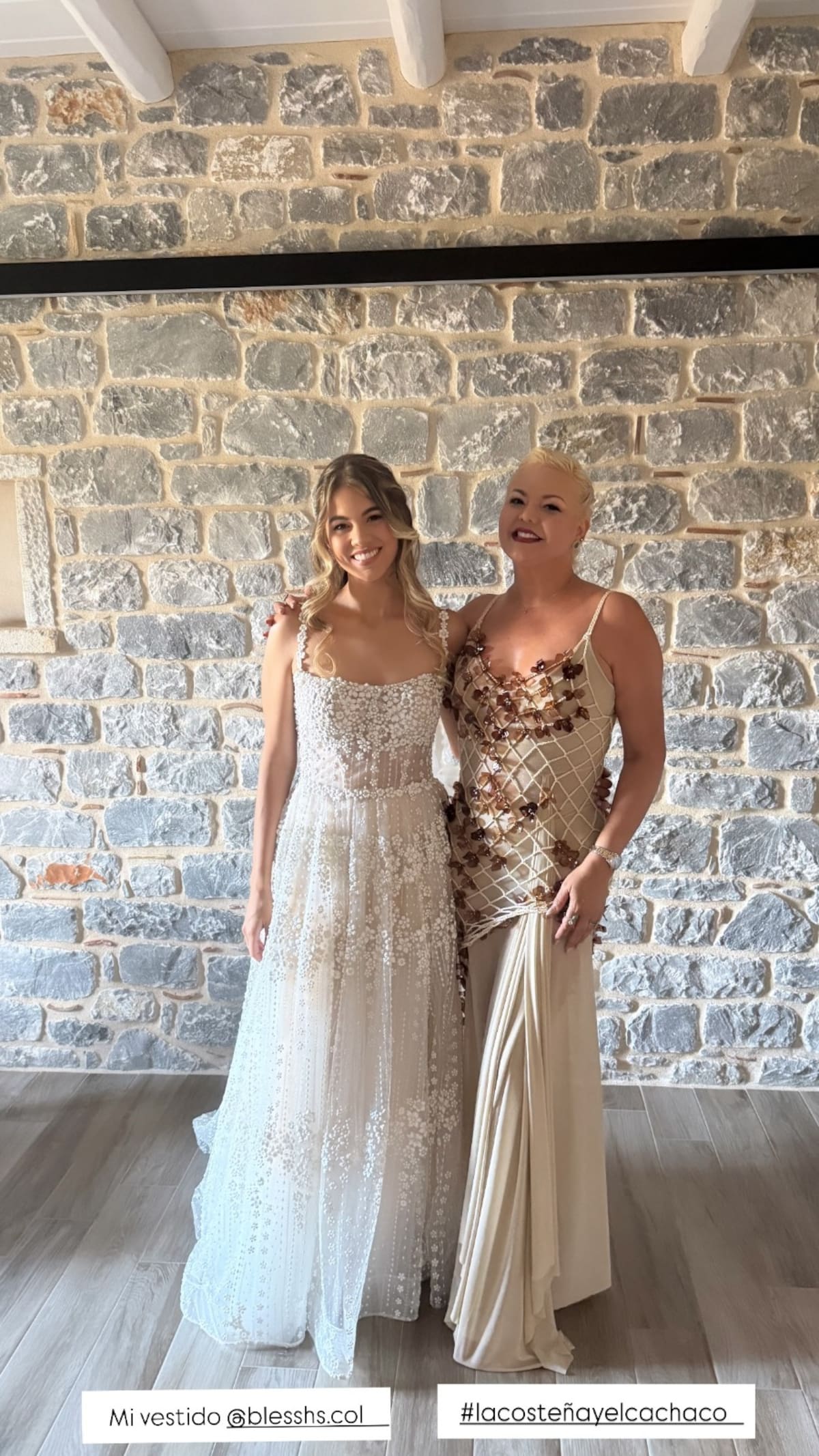 Paulina Ceballos y Sofía Calero en su matrimonio en Grecia. //Foto: Instagram @pauceballos19