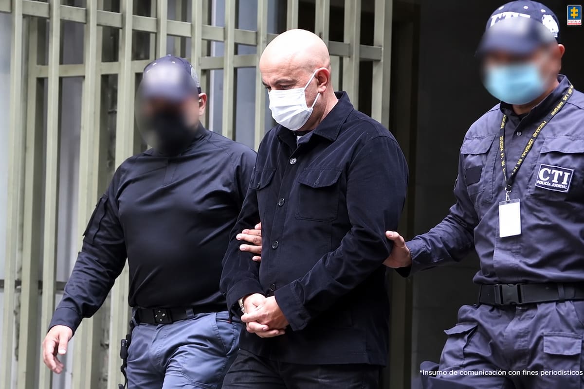 Escándalo en el Ejército: coronel habría recibido millones por alertar a grupos armados