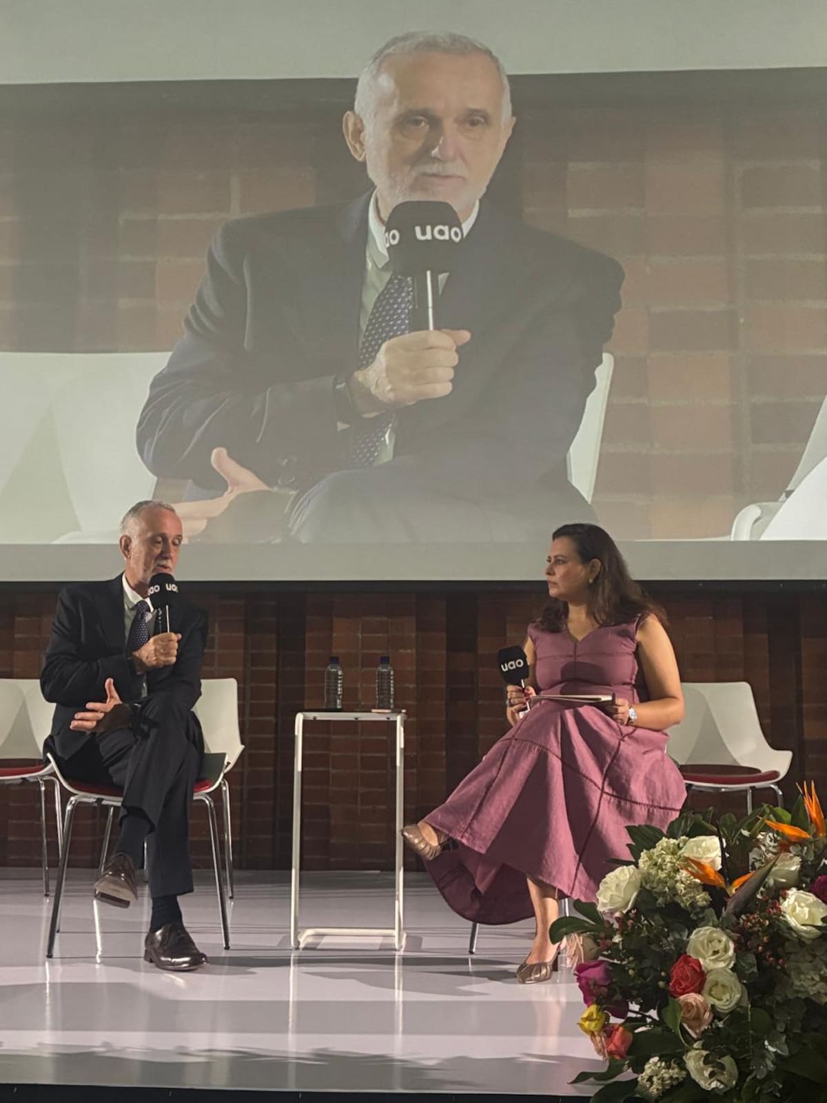 Carlos Jormet, el nuevo presidente de la Sociedad Interamericana de Prensa (SIP) en su primera entrevista como presidente con Catalina Jiménez, decana de la Facultad de Comunicación Social, Humanidades y Artes de la UAO. // FOTO: cortesía