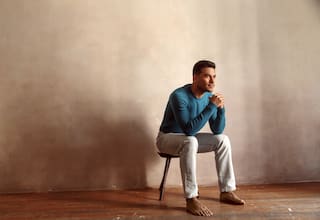 Carlos Rivera aplaza sus conciertos en Colombia por una lesión en las cuerdas vocales