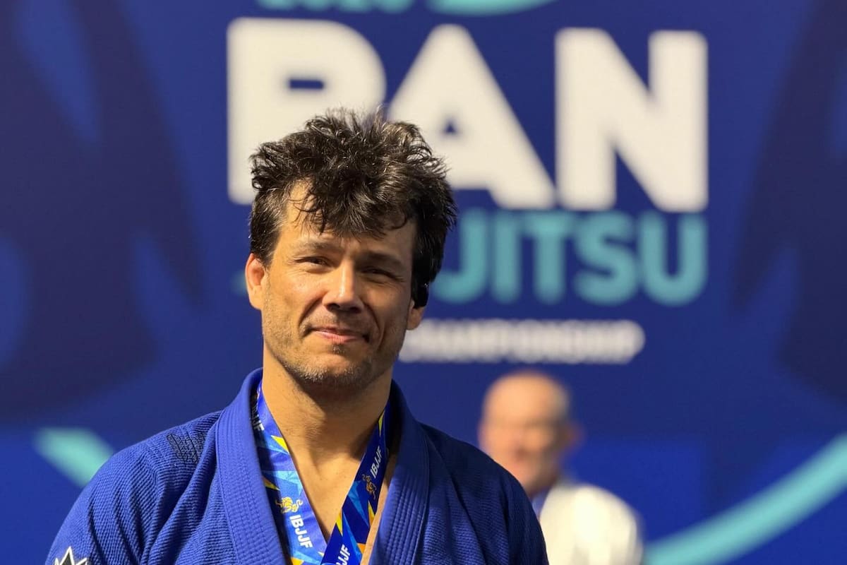 Oro colombiano en Brasil: la historia de Carlos Sarmiento y su conquista mundial en Jiu-Jitsu