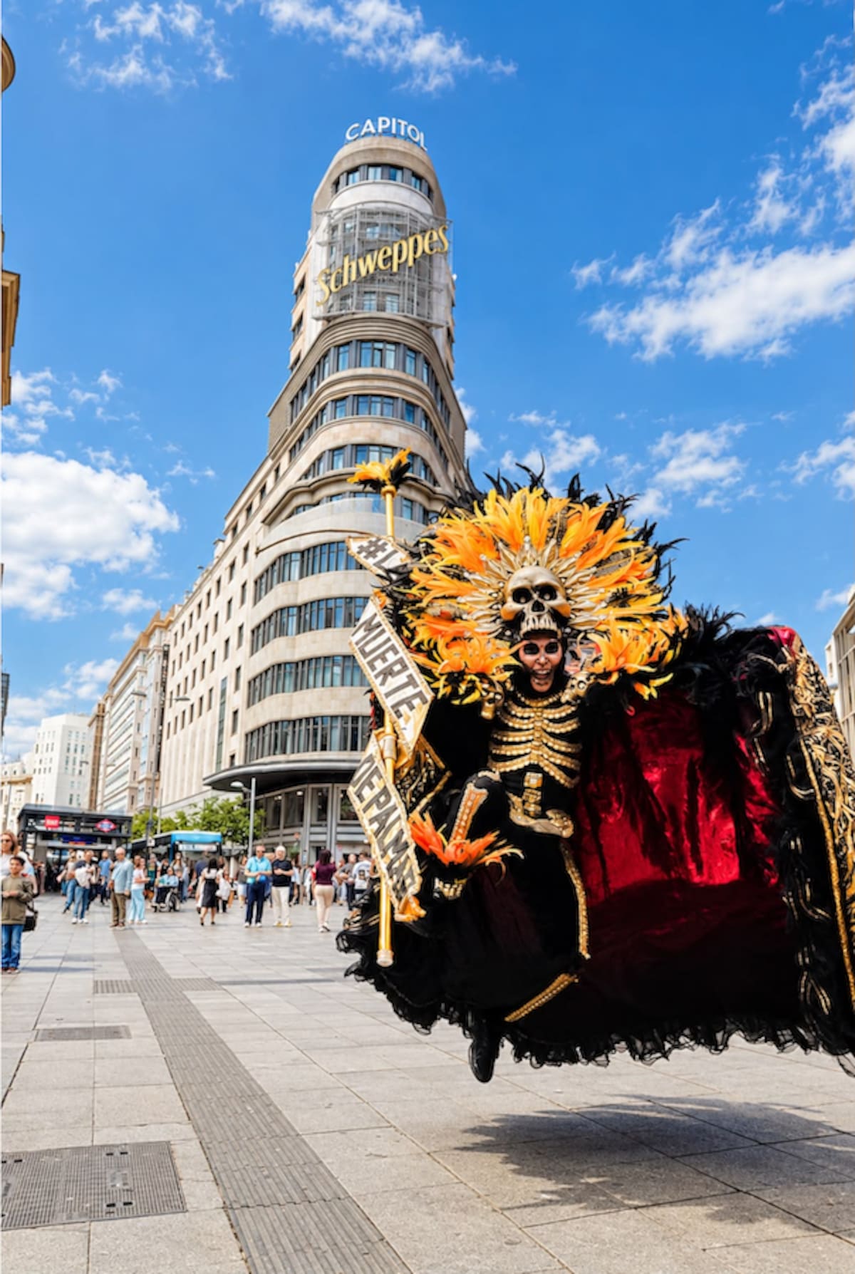 La Muerte de Palmar de Varela hizo parte de la delegación del Carnaval de la 44 que estuvo en el Desfile de la Hispanidad, una celebración que recorrió la emblemática Gran Vía de Madrid, España.//Cortesía Carnaval de la 44.