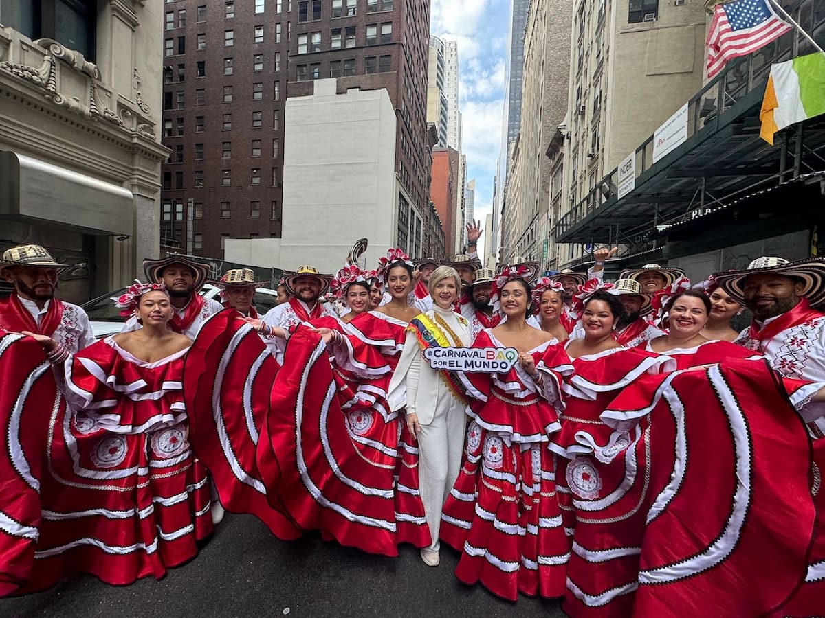 La Gerente de la Organización Carnaval, Sandra Gómez Molina, fue nombrada por los organizadores del Desfile de la Hispanidad “Madrina Nacional del Desfile”.//Cortesía.