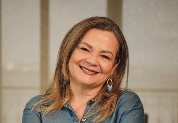 Carolina Poveda Rangel presenta su segunda novela, La hija de dos mundos, en Medellín
