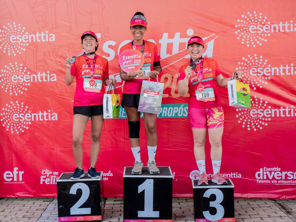 Podio de la carrera Esenttia PRO.