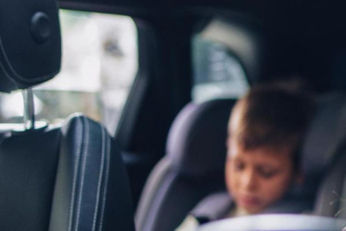 Mujer olvidó a su sobrino en un carro y se ahogó: se había ido a trabajar