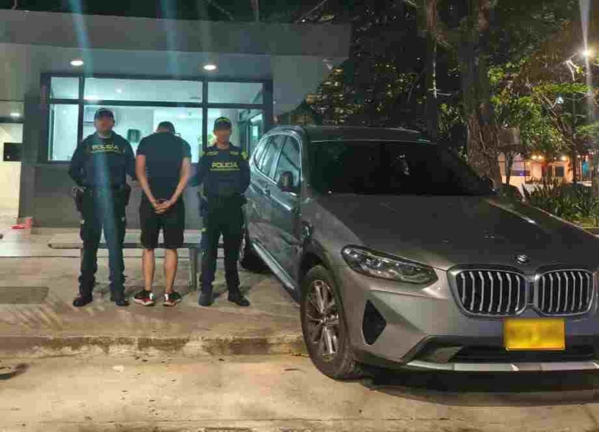 Carro incautado en Cartagena.