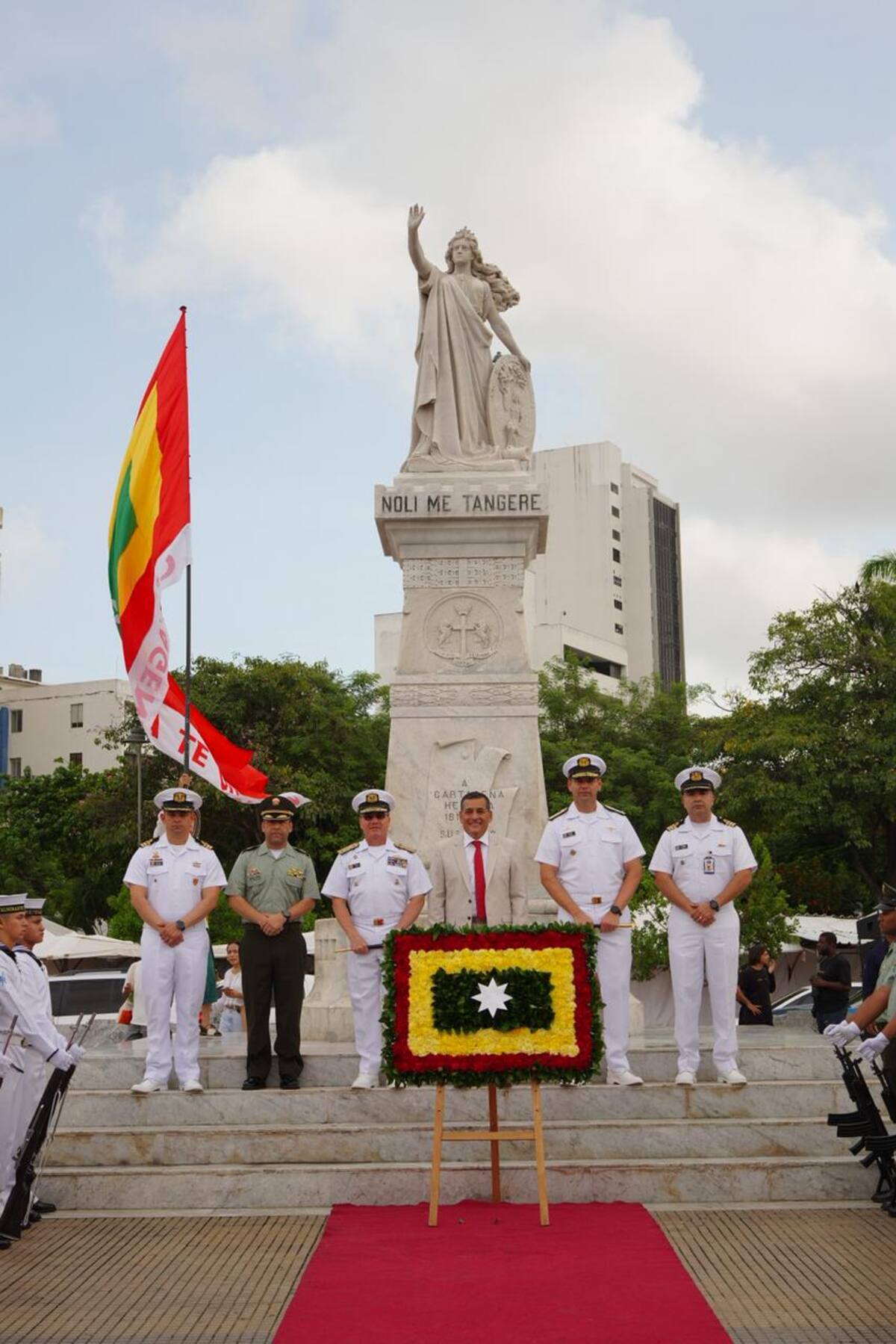 Cartagena conmemora su Independencia con ofrenda floral en el Camellón. // Foto: cortesía