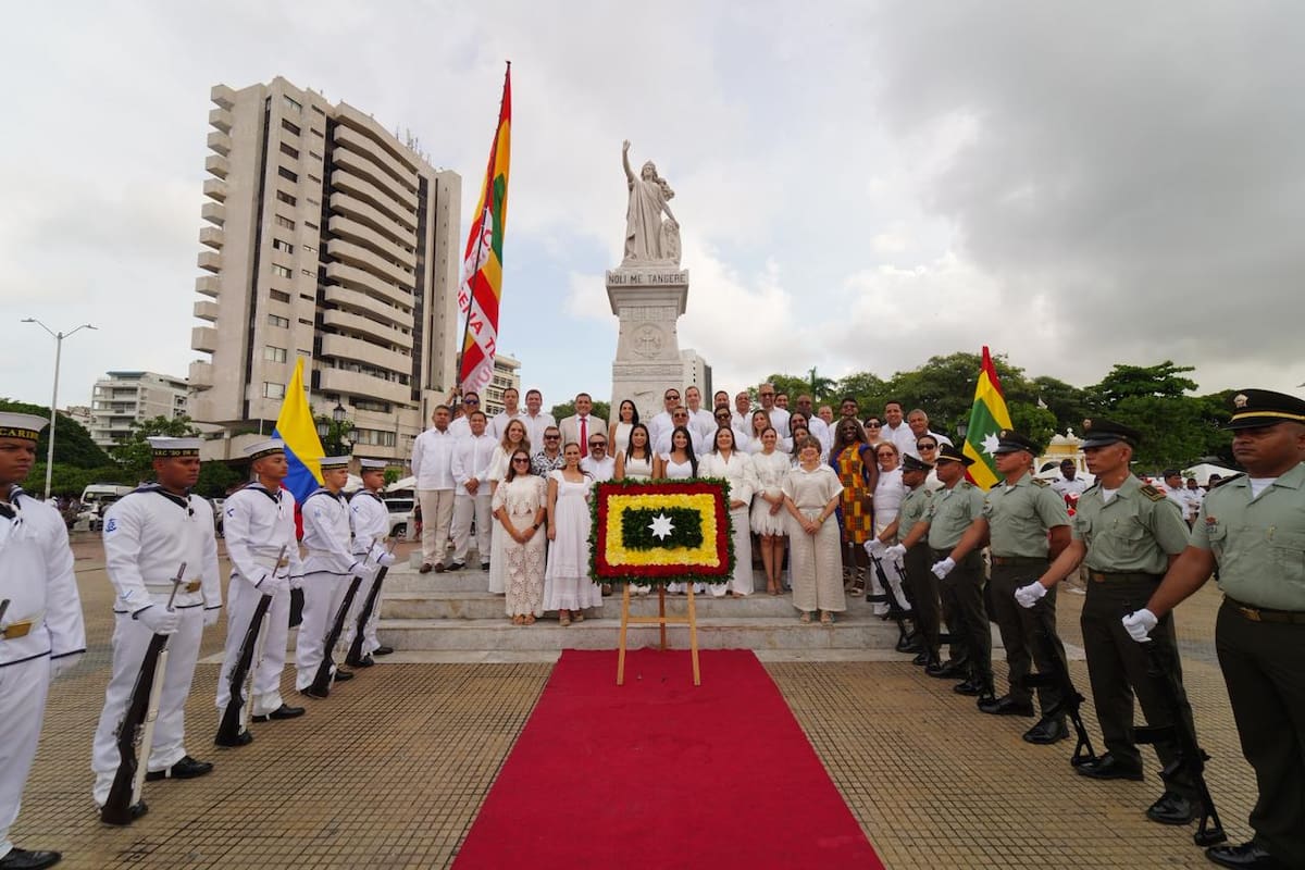 Cartagena conmemora 214 años de Independencia con ofrenda floral