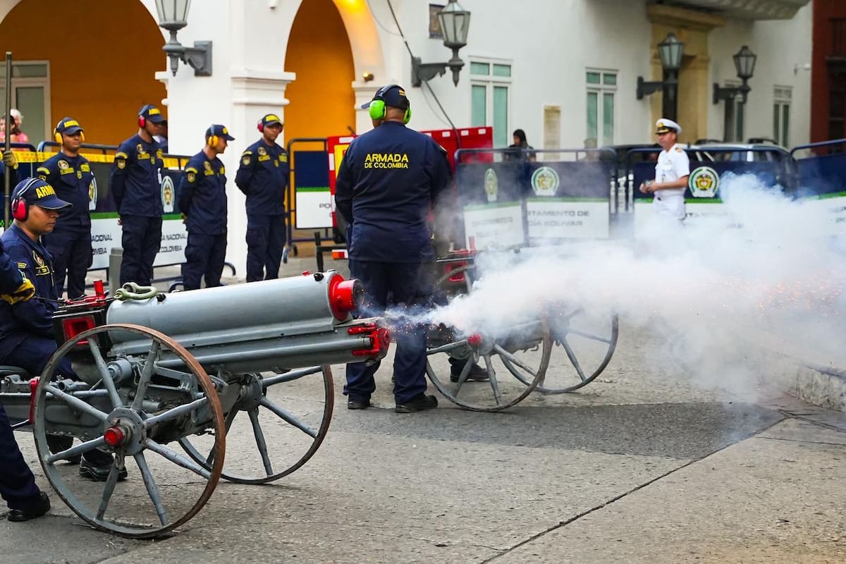 Vuelve a sonar el histórico cañonazo en Cartagena después de más de 200 años