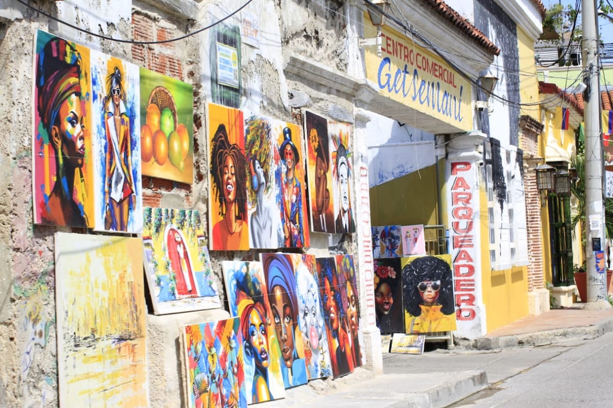El arte también está presente a cada paso. Murales contemporáneos, exposiciones al aire libre y galerías locales le dan un aire moderno a esta ciudad ancestral // Julio Castaño.