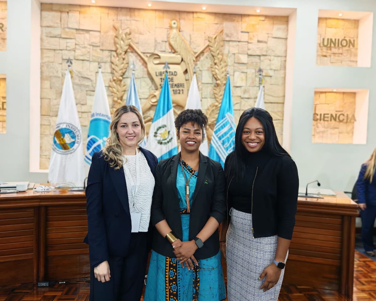 Ana Lucía Caicedo (centro) fue elegida vicepresidenta de Iocaribe. // Cortesía - Dimar