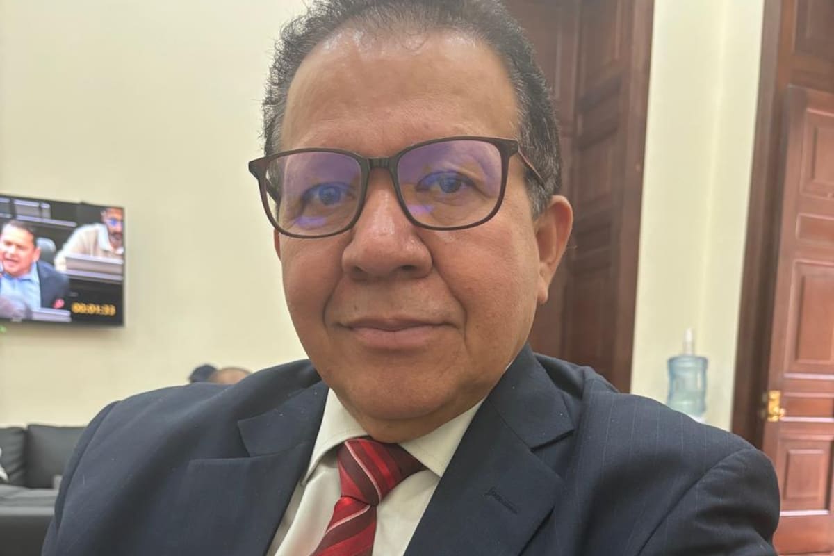 Cartagenero Wilson García, candidato a Secretario General del Senado