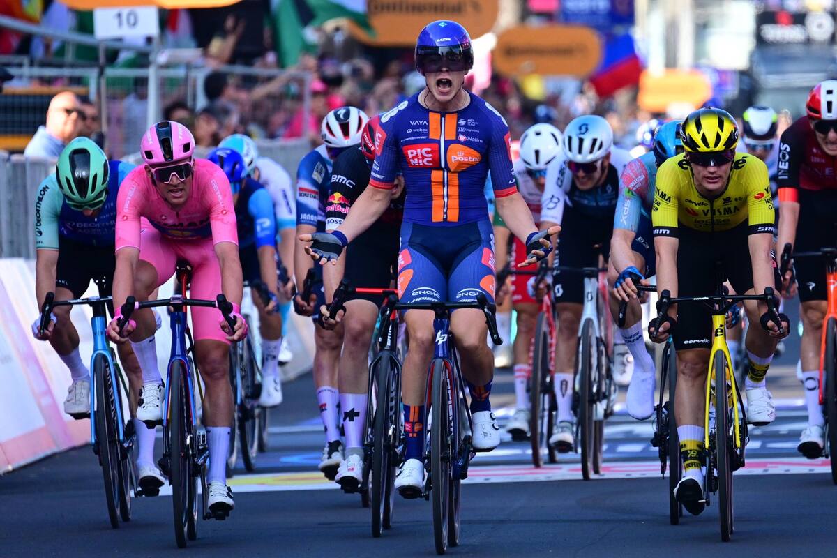 Giro de Italia 2025: Casper Van Uden impuso su pedal en la etapa cuatro