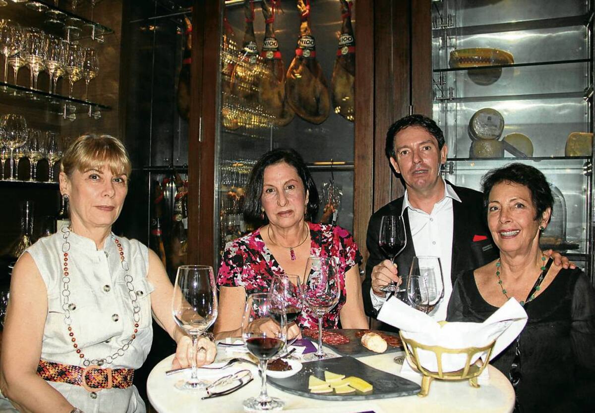 Julia Elvira Soto, Sonia Heidmann, Christophe Tessier y Carmen Cesáreo. Zenia Valdelamar/El Universal/
