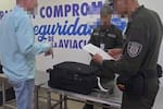 En el Aeropuerto de Cartagena cayó viajero con 4 kilos de droga en rollos de impresión