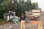 Devastador choque entre un bus y un camión deja 23 fallecidos y 5 heridos