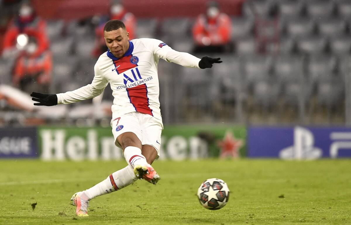 Kylian Mbappé vivió sus mejores años en el PSG. //EFE